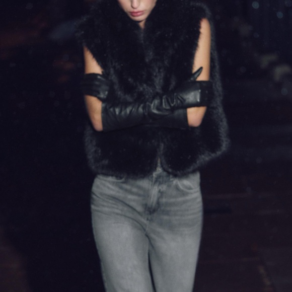Zara Faux Fur Vest - Picture 2 of 3